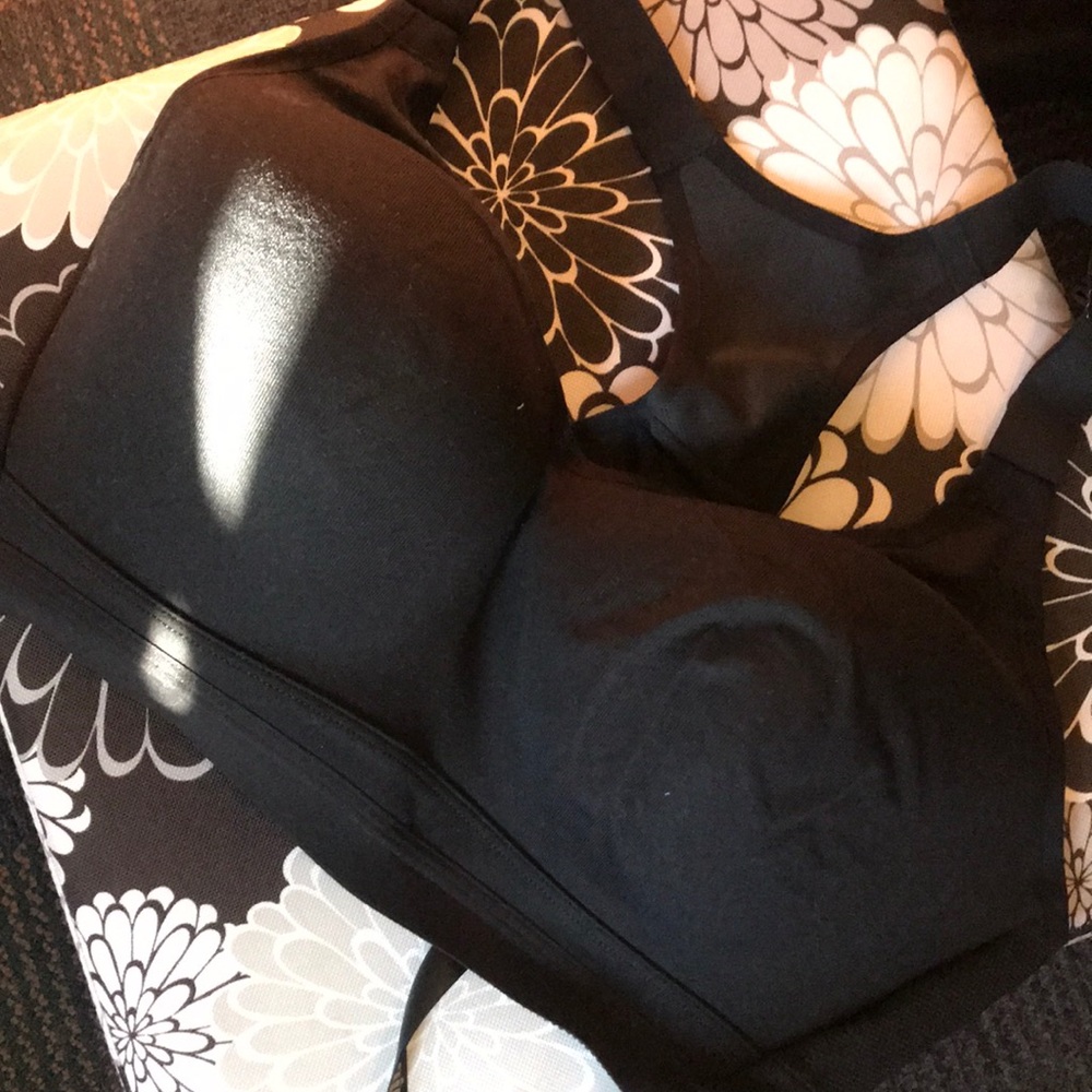 Victoria Secret Incredible Sports Bra